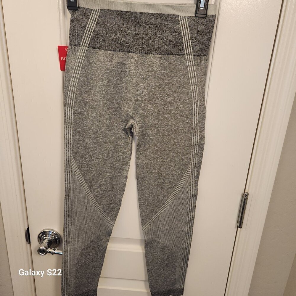 SPANX "Spacedye" Cloudy Grey Sculpt Leggings. NWT. Size Medium - Picture 7 of 8